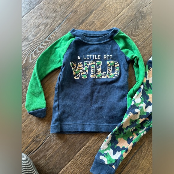 Little boys PJ bundle- 3 pairs - Picture 6 of 12